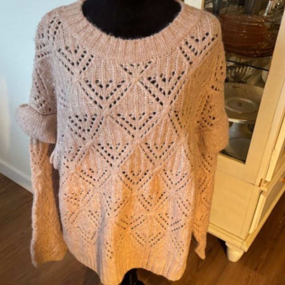 Old Navy NWOT Blush Pink Femme Pointelle Knit Ruffled Sleeve Sweater Large